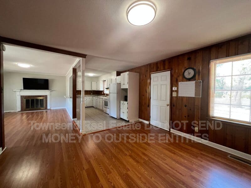 Fayetteville House: 1812 Conover Dr