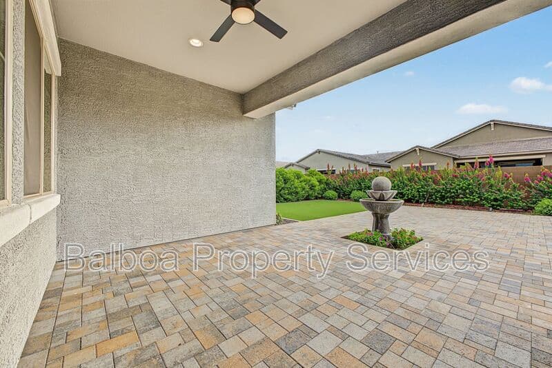 Queen Creek House: 20547 E Via De Colina