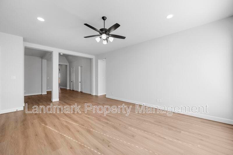 Mansfield House: 1822 Buckeye Lane