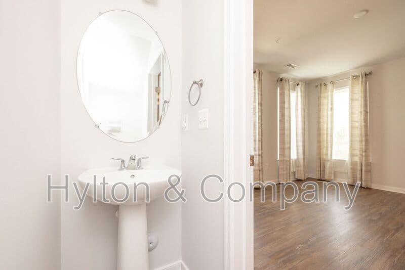 Richmond Townhome: 5920 Whitehurst Ln