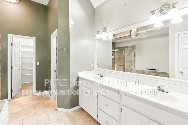 Kansas City House: 6320 N Nevada Ave