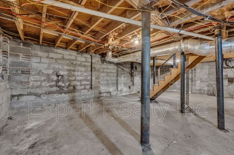 BIRMINGHAM House: 4807 TERRACE M