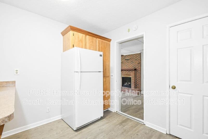 Charleston House: 628 Constant Dr