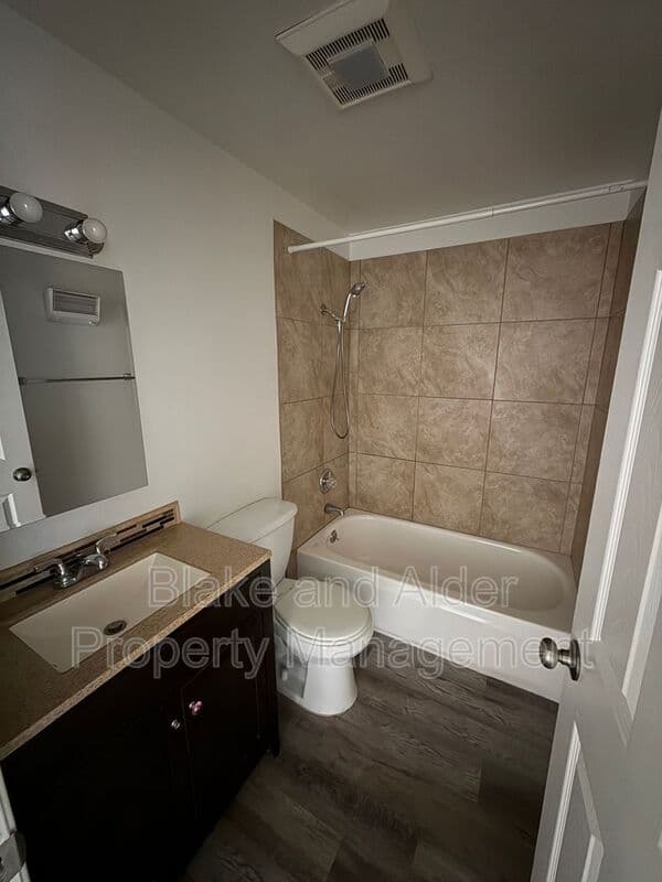 Portland House: 3889 NE 152nd Ave