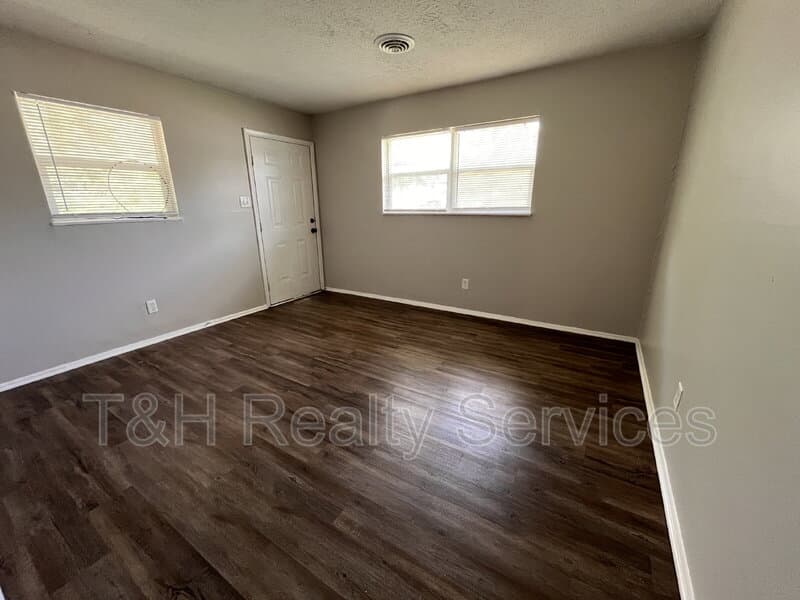Indianapolis Condo: 2601 East Bradbury Avenue