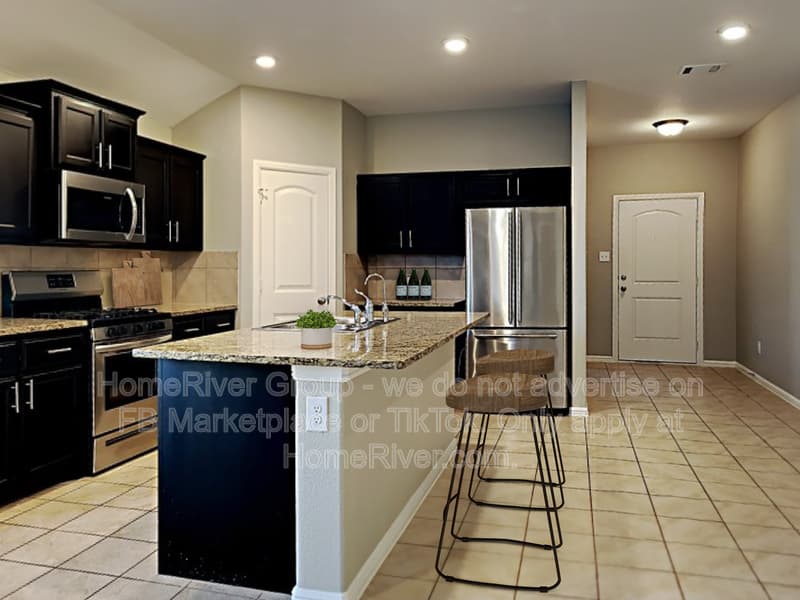 Fort Worth House: 8441 Comanche Springs Dr