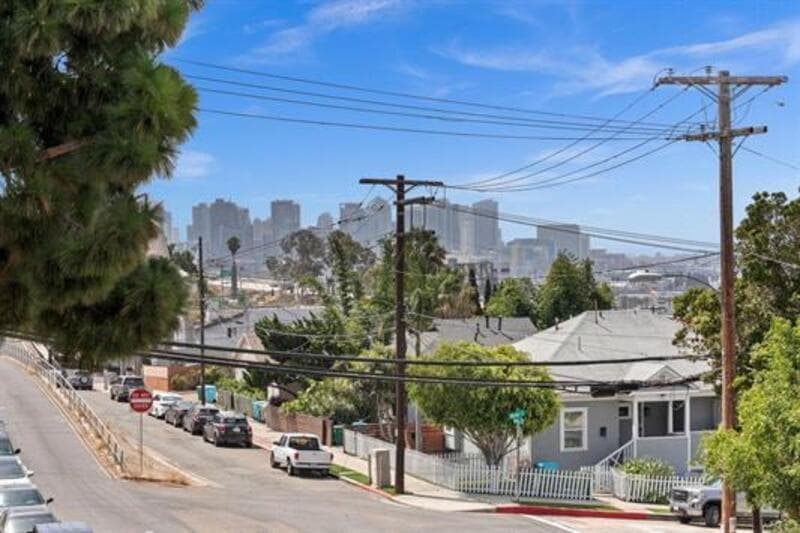 San Diego Townhome: 3711 Columbia Street