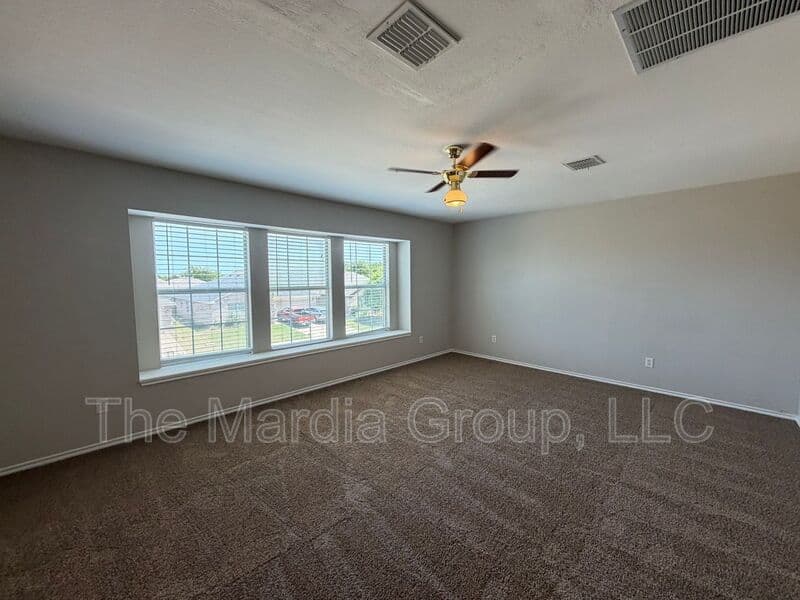 Ft. Worth House: 8512 Prairie Wind Trl