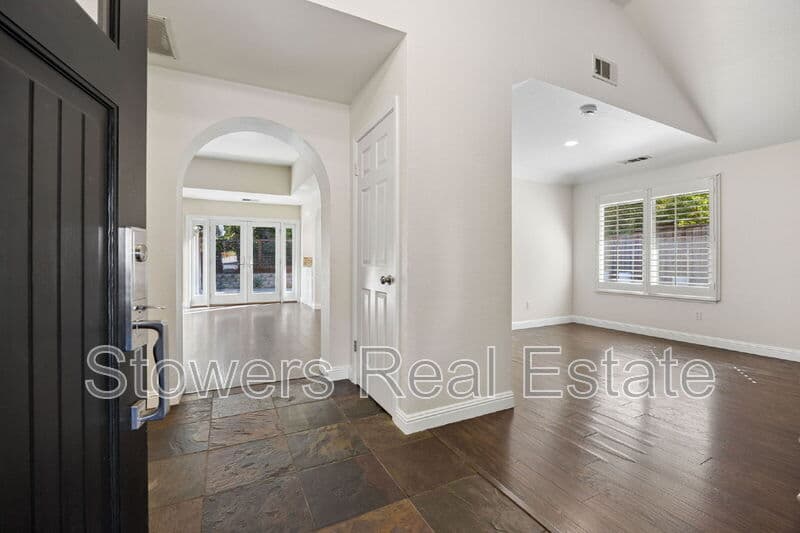 Pleasant Hill House: 26 Driftwood Court