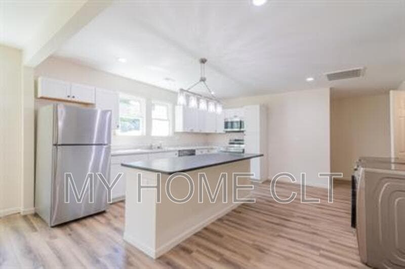 Shelby Condo: 506 East Marion Street