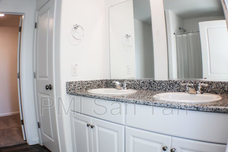Casa Grande House: 1389 East Jaycie Lane