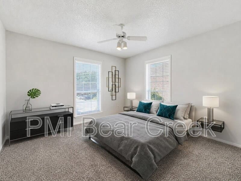 Houston Condo: 2120 El Paseo St