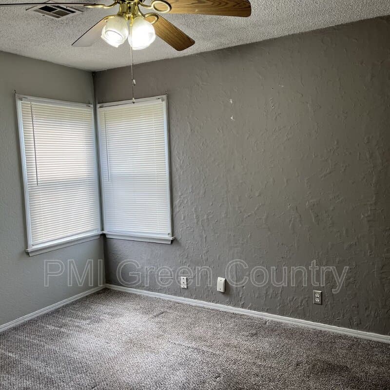 Tulsa House: 4547 E Young Ct