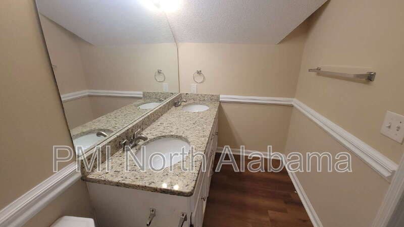Huntsville House: 1021 Sandy Springs Rd NW