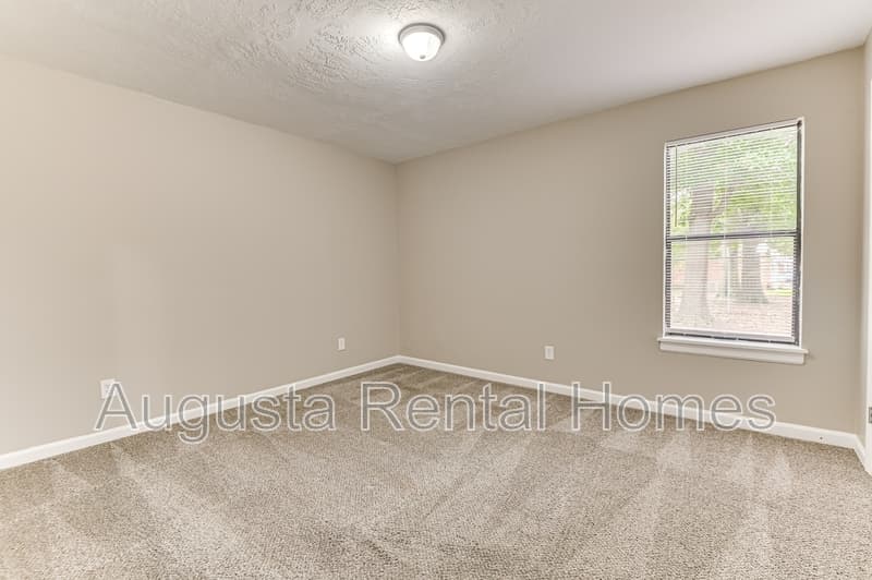 North Augusta Condo: 152 Conifer Drive