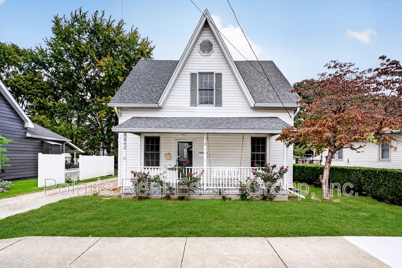 Greenwood House: 342 N Meridian St