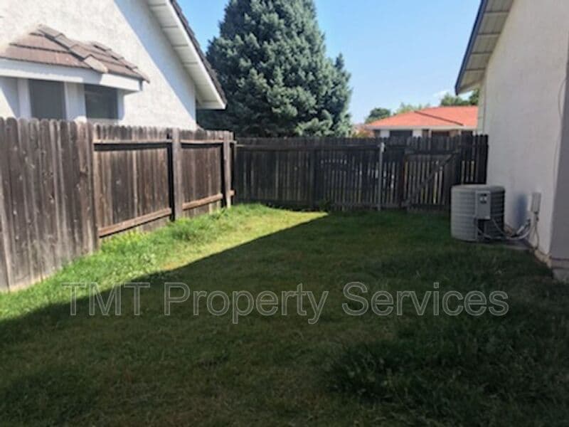 Sacramento House: 956 Greenstar Way