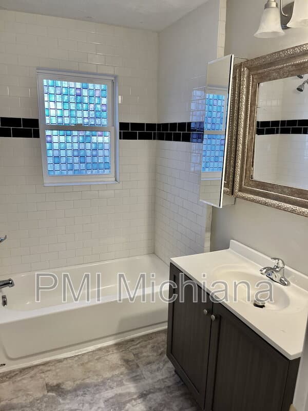 South Bend House: 606 S 27th St