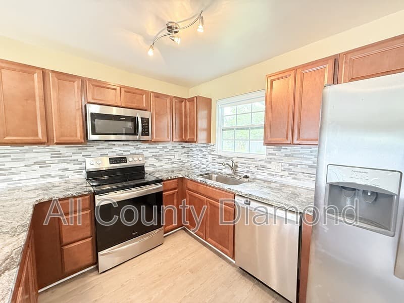 Panama City House: 175 N Berthe Ave