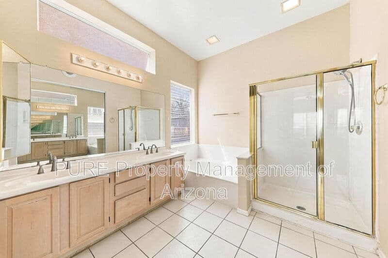 Phoenix House: 1619 E Kathleen Rd