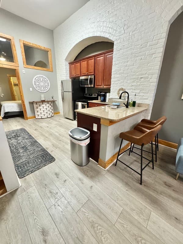 Richmond Condo: 114 Virginia St
