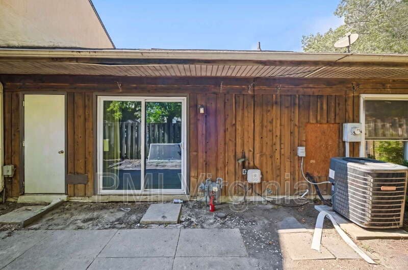 Norfolk Townhome: 1474 E Tanners Creek Dr