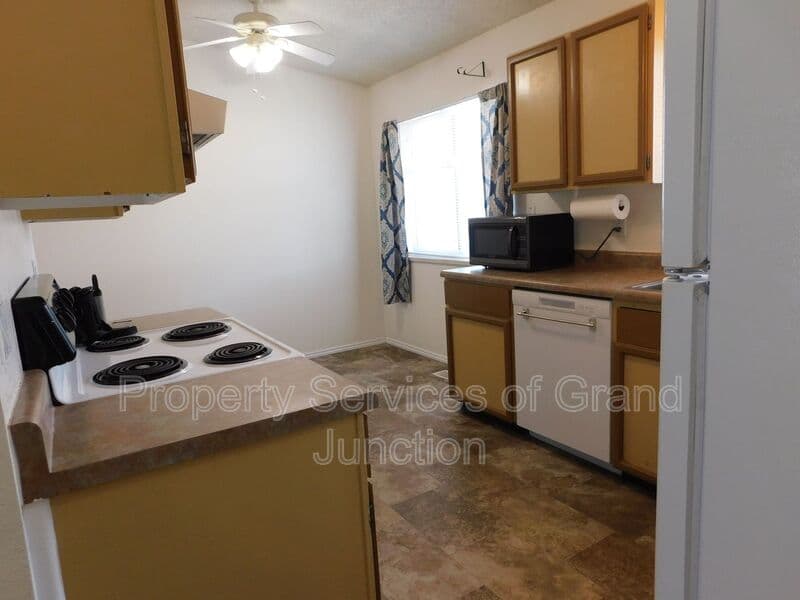 Grand Junction House: 2776 Grant Court