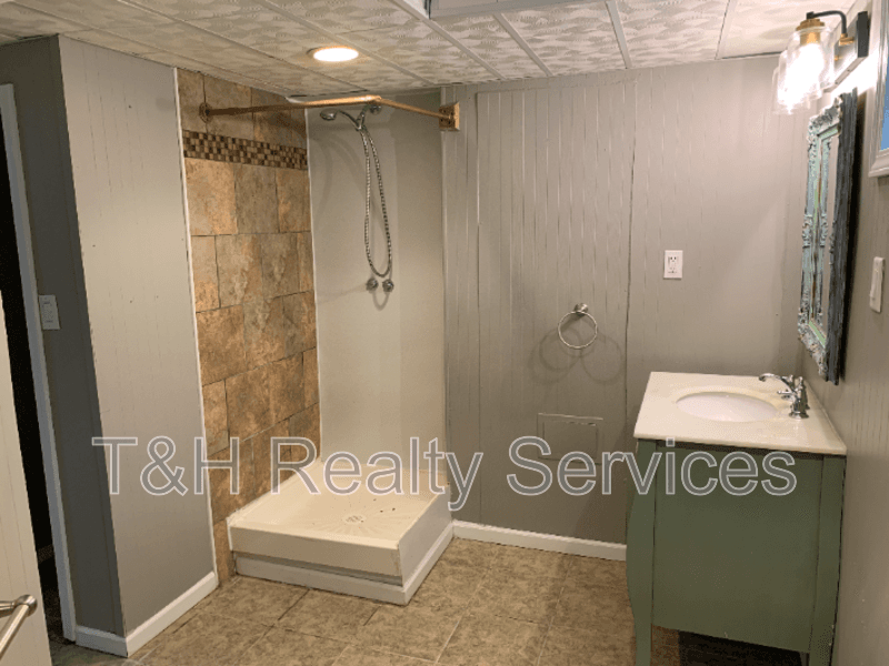 Indianapolis House: 6003 Crittenden Avenue