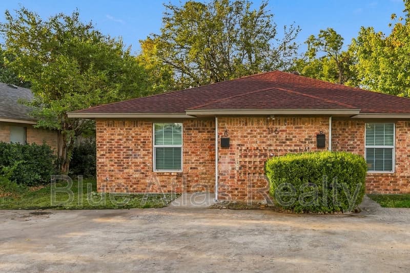 Arlington House: 116 Maple Street - A