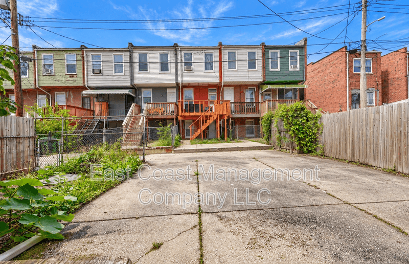 Baltimore House: 2620 E Preston St