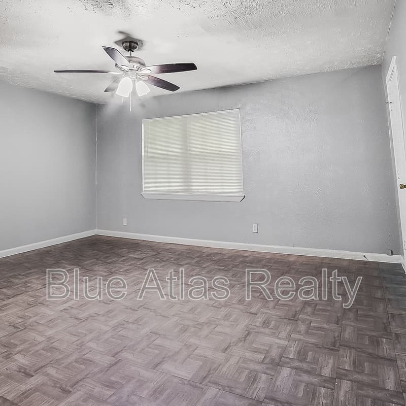 Irving Condo: 2215 Riverview Drive - D