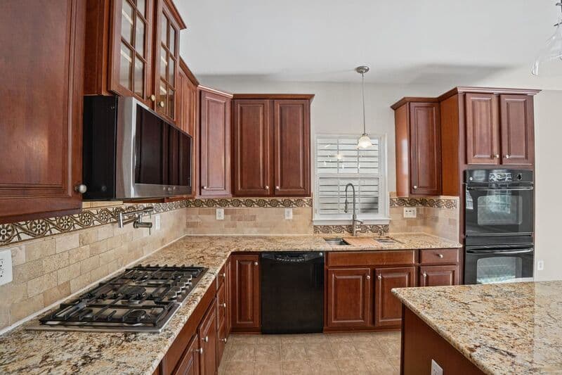 Fredericksburg House: 1100 Wright Court