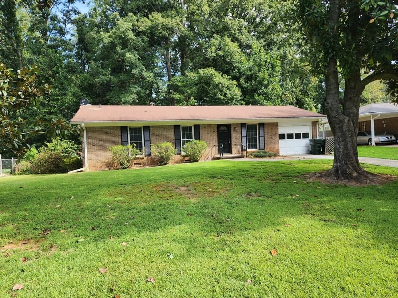 Norcross House: 829 East Glochester Place Northwest