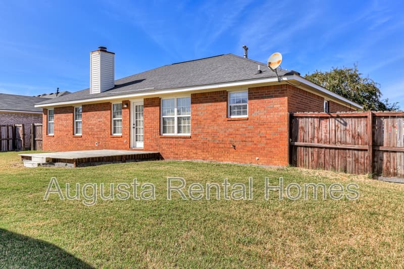 Grovetown House: 223 Taylor Circle