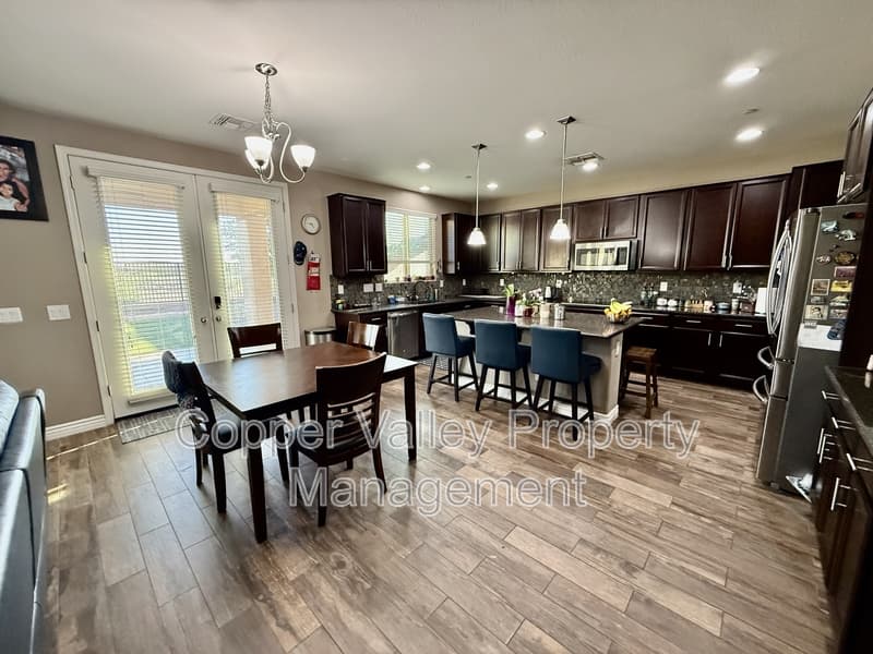 Peoria House: 7957 West Quail Track Drive