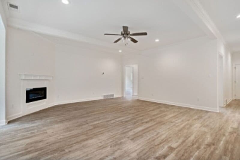 Byhalia House: 31 Scattered Oak Drive