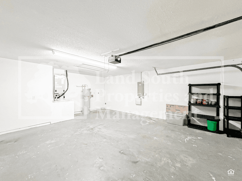 Lakeland House: 428 Emerald Cove Loop