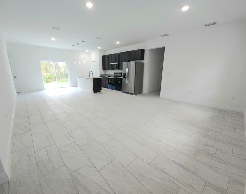 Citrus Springs House: 1604 W Delores Dr