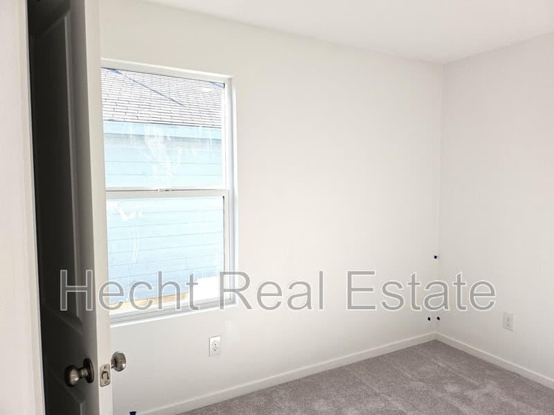 Seguin House: 9144 Luciano Place