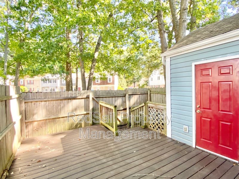Newport News House: 1060 Palmerton Dr