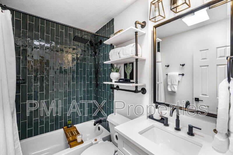 Austin Condo: 3806 Southridge Dr