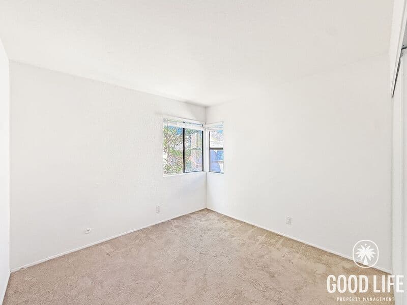 La Jolla Condo: 8310 Via Sonoma