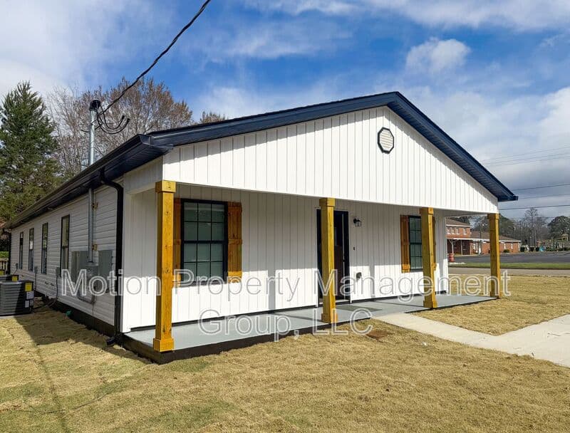Fort Valley House: 200 Elm Street - A2