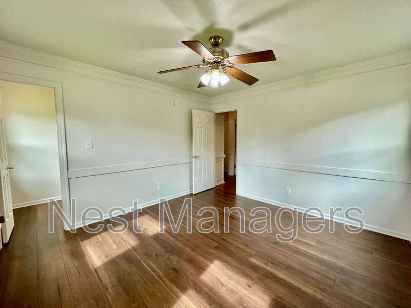 Fayetteville House: 5704 Kindley Dr