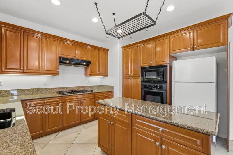Menifee House: 29128 Rockledge Drive