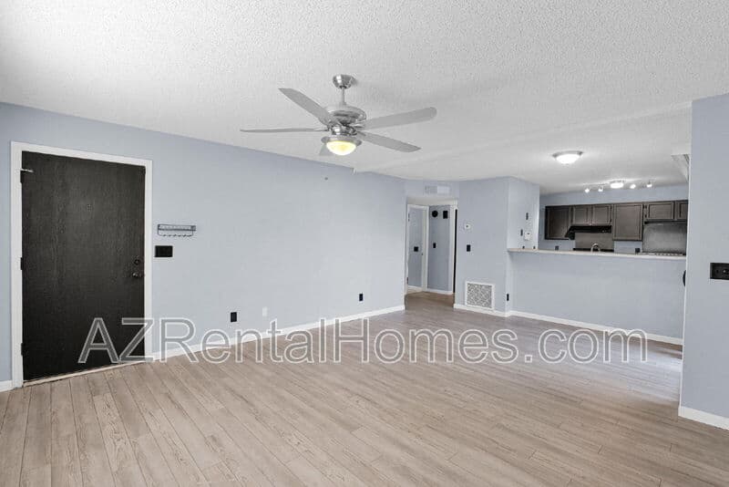 Mesa Condo: 533 W Guadalupe Rd