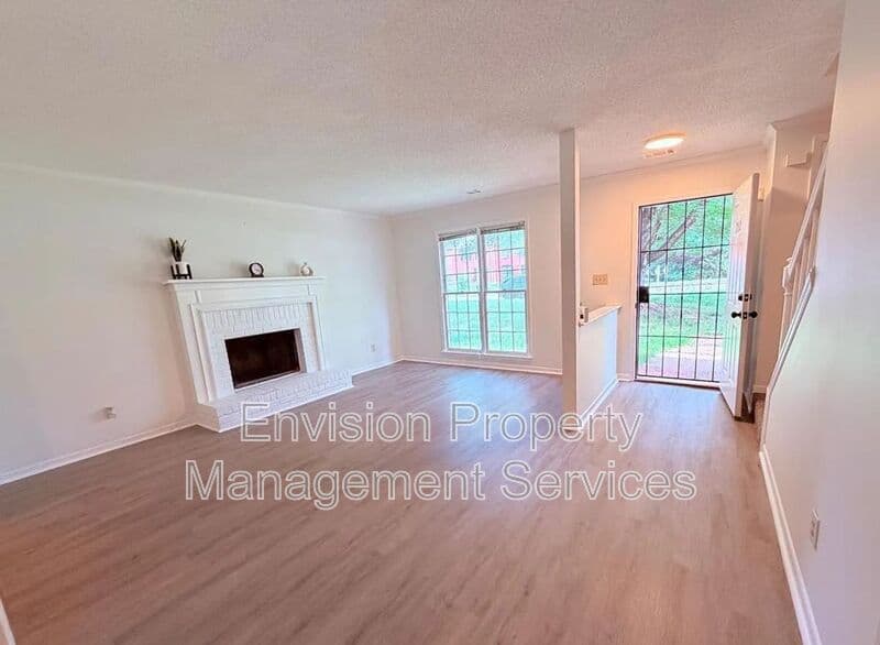 Jonesboro House: 702 Redland Drive