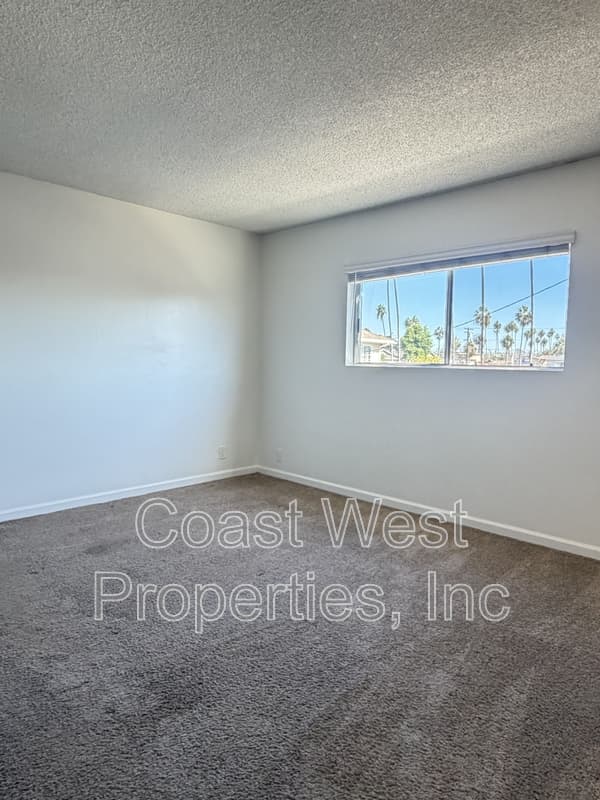 Oceanside Condo: 1810 Broadway St