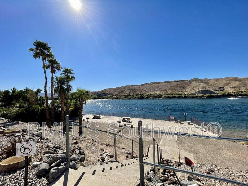 Bullhead City Condo: 1611 Highway 95