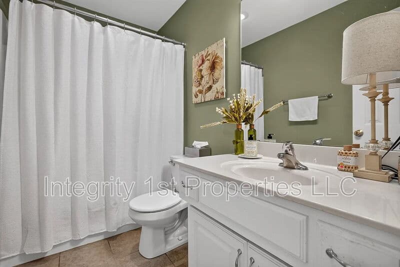 Olathe House: 16222 W 157th Ter